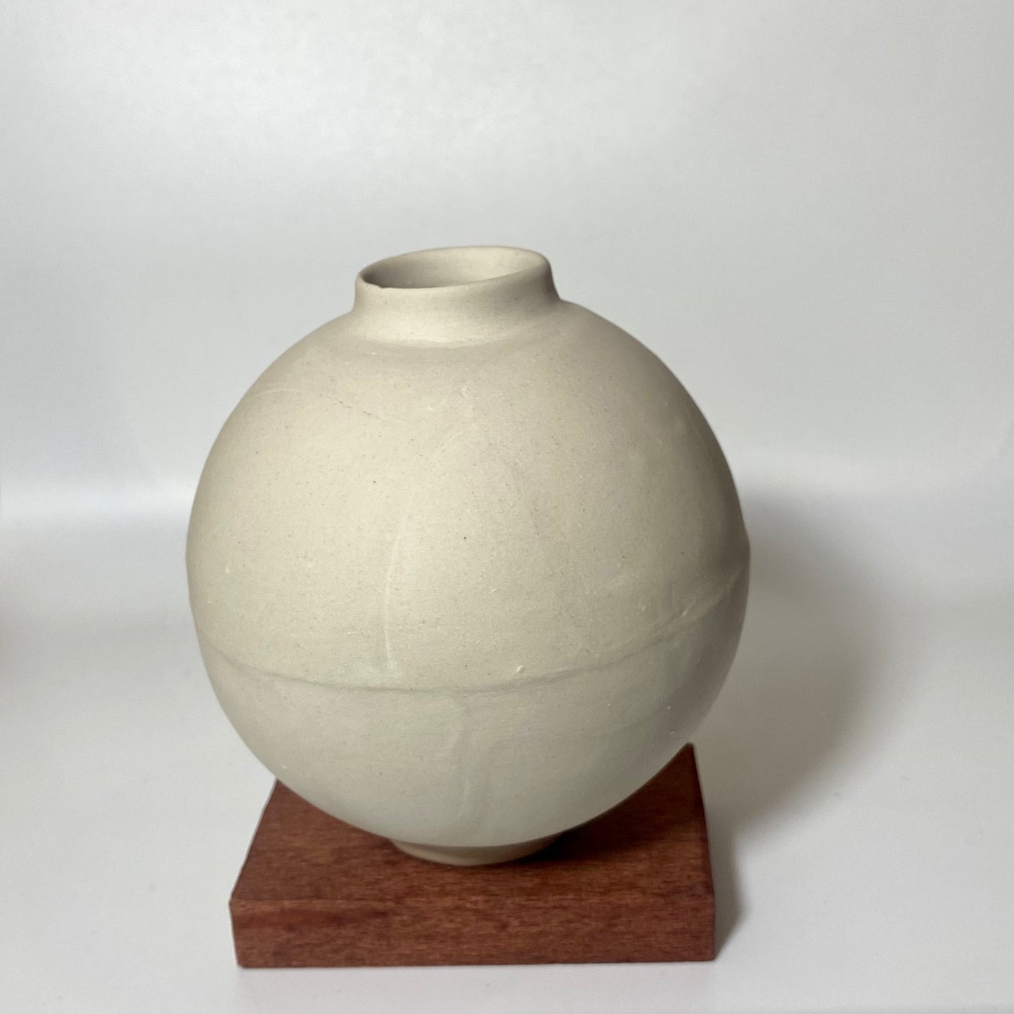 moon jar - white
